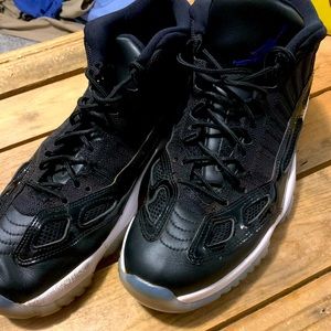 Jordan 11 Retro Low IE Space Jam